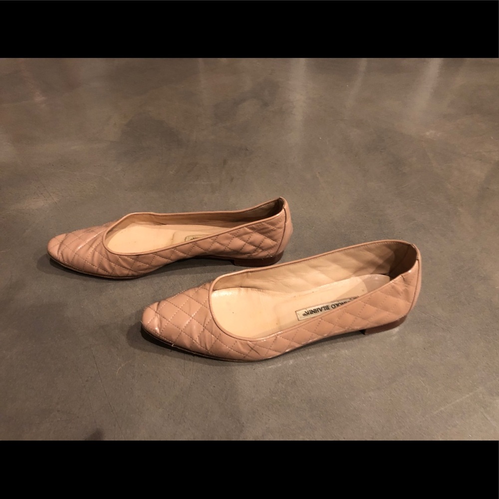 Manolo Blahnik nude flats